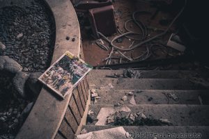 日本BE研修所の階段に落ちていた古い本 日本BE研修所の階段に落ちていた古い本