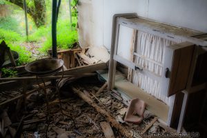 稲取隔離病棟入り口を内側から