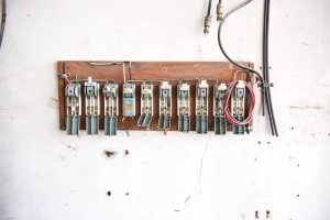 旧北炭清水沢火力発電所:壁にあるスイッチ 旧北炭清水沢火力発電所:壁にあるスイッチ