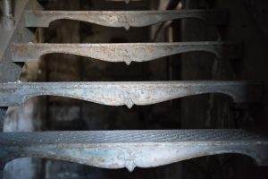旧北炭清水沢火力発電所:階段 旧北炭清水沢火力発電所:階段