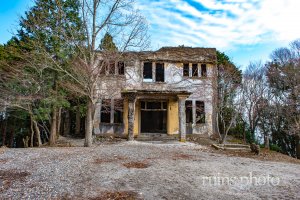 愛宕山鉄道愛宕山駅:駅舎全景真正面