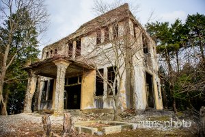 愛宕山鉄道愛宕山駅:駅舎全景を斜めから 愛宕山鉄道愛宕山駅:駅舎全景を斜めから