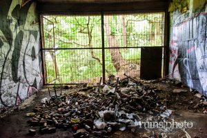 ブロックアート最上階の鉄柵のある部屋 ブロックアート最上階の鉄柵のある部屋