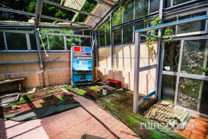八丈温泉ホテル:ジャングル風呂の自販機 八丈温泉ホテル:ジャングル風呂の自販機