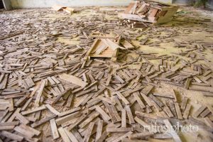 東ノ川小中学校2階大きな教室の床 東ノ川小中学校2階大きな教室の床