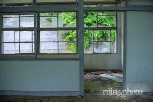 東ノ川小中学校2階教室と廊下 東ノ川小中学校2階教室と廊下