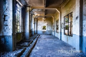 大久野島：発電所2階事務所・ブレーカールーム