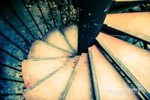 富士白糸ワンダーミュージアム2階~3階の螺旋階段 富士白糸ワンダーミュージアム2階~3階の螺旋階段