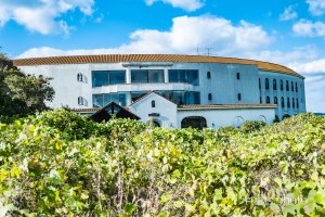 島から撮影したアクア小与島全景:2021年撮影(香川県坂出市) 島から撮影したアクア小与島全景:2021年撮影(香川県坂出市)