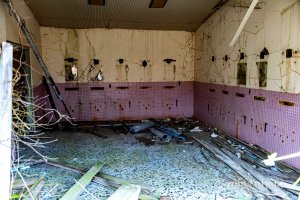 築別炭砿坑口浴場跡、シャワー室(北海道羽幌町) 築別炭砿坑口浴場跡、シャワー室(北海道羽幌町)