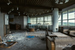 国民宿舎むろとの3階ロビー(高知県室戸市) 国民宿舎むろとの3階ロビー(高知県室戸市)