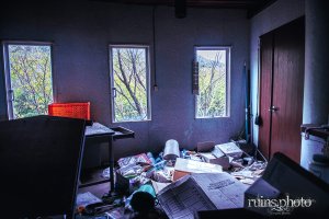 国民宿舎むろとの2階事務所だったと思われる部屋(高知県室戸市) 国民宿舎むろとの2階事務所だったと思われる部屋(高知県室戸市)