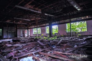 スカイレストニュー室戸の1階宴会場だったと思われる部屋(高知県室戸市) スカイレストニュー室戸の1階宴会場だったと思われる部屋(高知県室戸市)