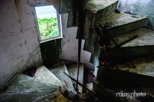 スカイレストニュー室戸の螺旋階段(高知県室戸市) スカイレストニュー室戸の螺旋階段(高知県室戸市)