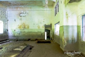 旧摺子発電所内部（南側）