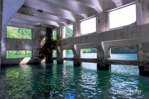 旧摺子発電所内部（水没した空間）