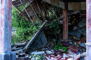 寿司喫茶:完全に崩れた1階部分(鹿児島県志布志市) 寿司喫茶:完全に崩れた1階部分(鹿児島県志布志市)