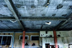 寿司喫茶:2階部分の床が崩れている(鹿児島県志布志市) 寿司喫茶:2階部分の床が崩れている(鹿児島県志布志市)