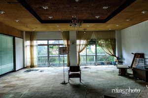 都井岬グランドホテル、1階部分(宮崎県串間市) 都井岬グランドホテル、1階部分(宮崎県串間市)