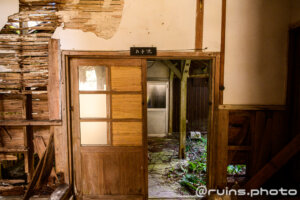 錦町立木谷小学校1階廊下